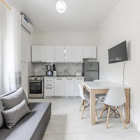 Elegant Comfort In Shkoders Heart Apartment