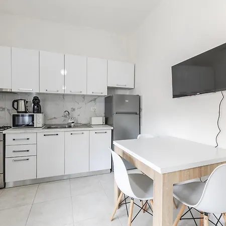 Elegant Comfort In Shkoders Heart Apartment *